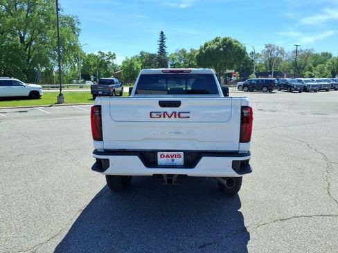 New 2026 GMC Sierra 3500 Denali w/ Denali Reserve Package AWD/4WD image 4