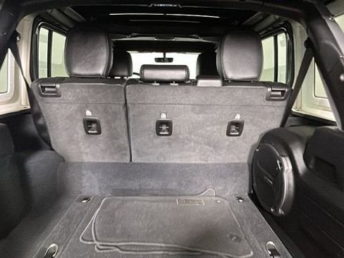 Used 2022 Jeep Wrangler Unlimited Sahara w/ Cold Weather Group AWD/4WD image 28