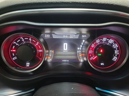 Used 2016 Dodge Challenger SXT image 18