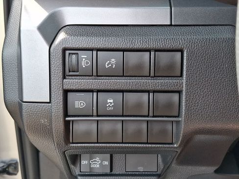 Used 2025 Toyota Tacoma TRD Off-Road AWD/4WD image 29