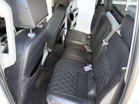 Used 2018 Chevrolet Silverado 1500 Custom w/ Custom Value Package AWD/4WD image 29