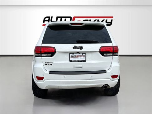 Used 2017 Jeep Grand Cherokee Altitude image 6