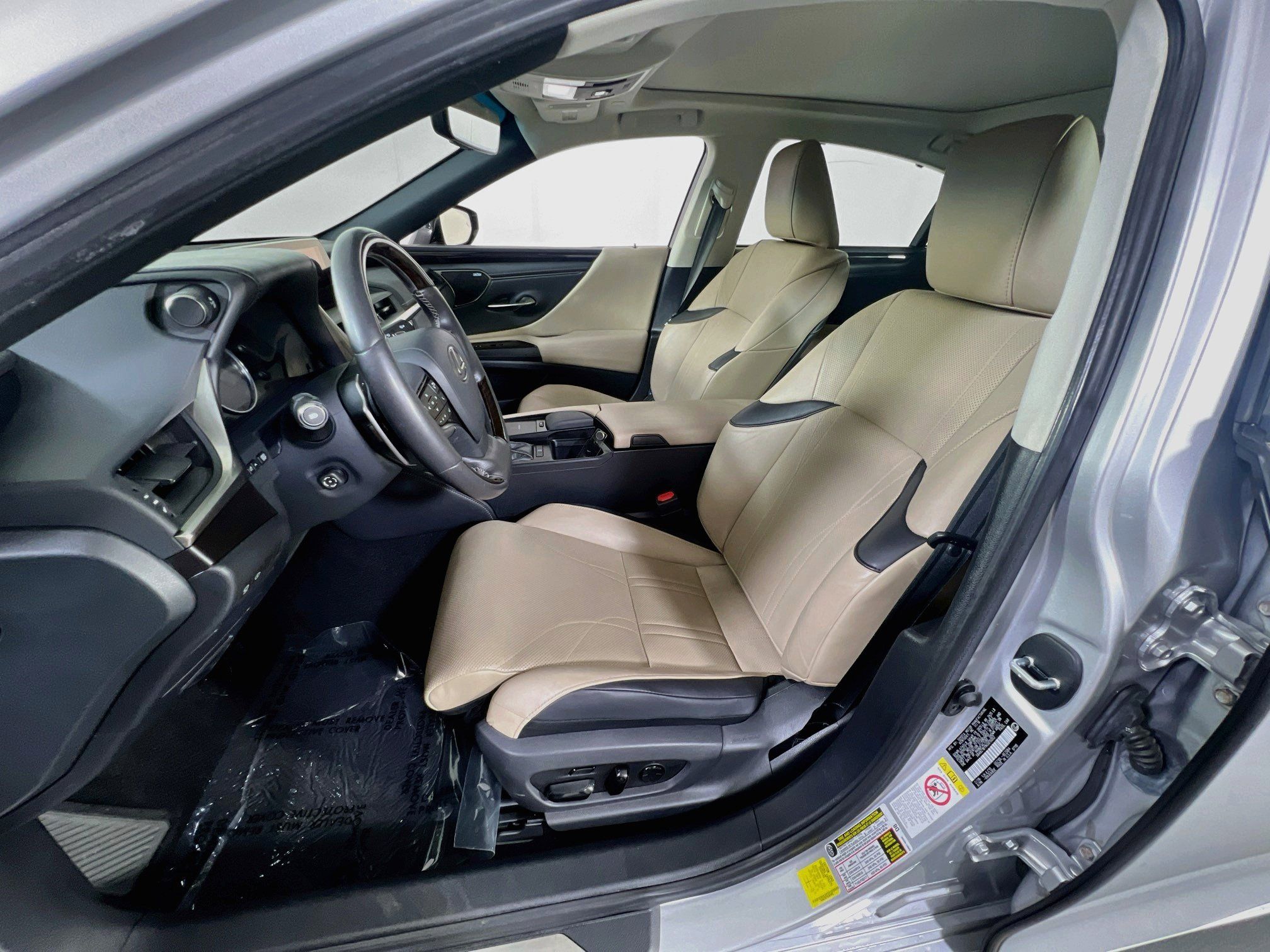 Used 2019 Lexus ES 350 Ultra Luxury w/ Accessory Package 2 FWD image 21