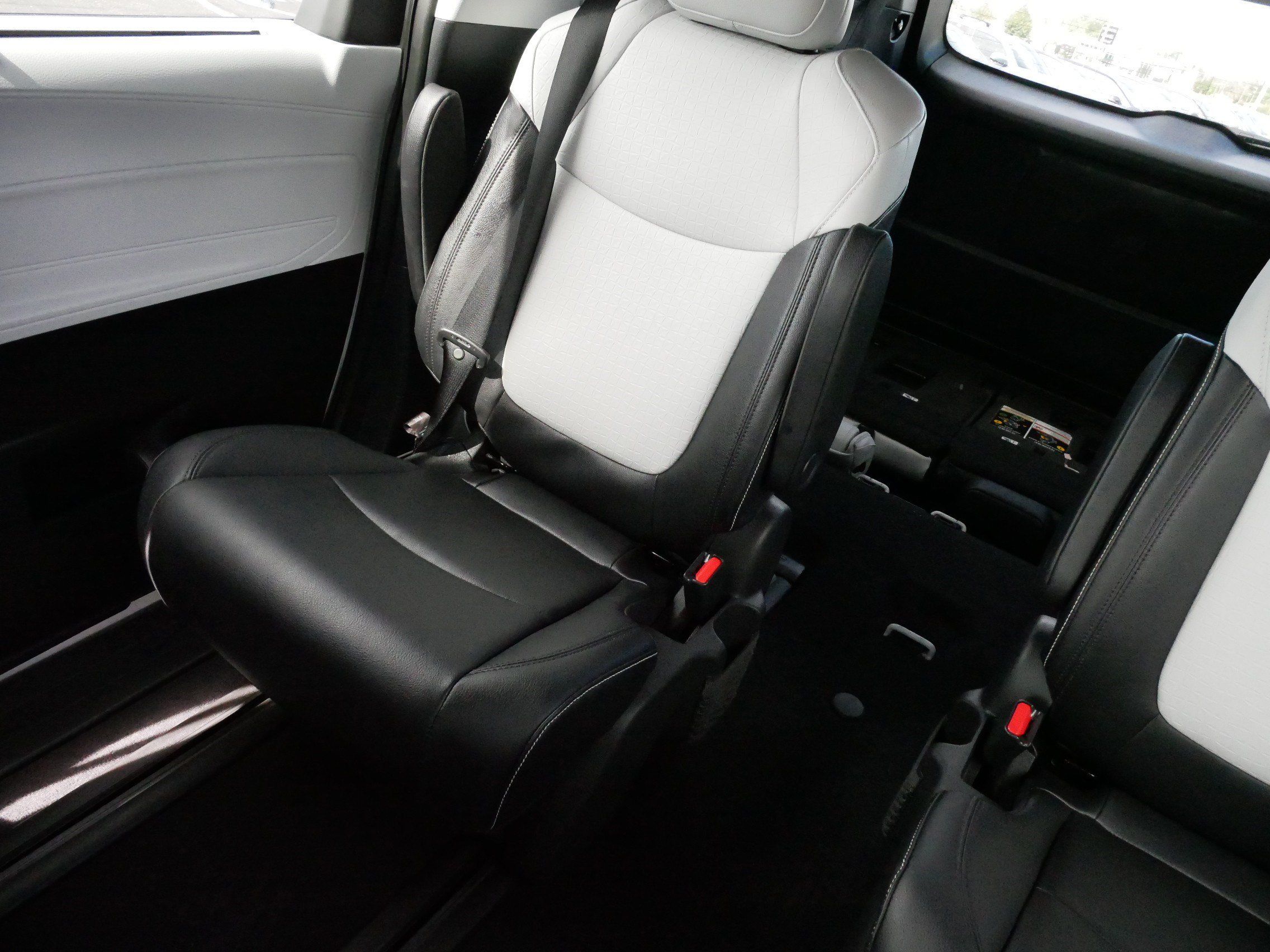 Certified 2026 Toyota Sienna XSE FWD image 12