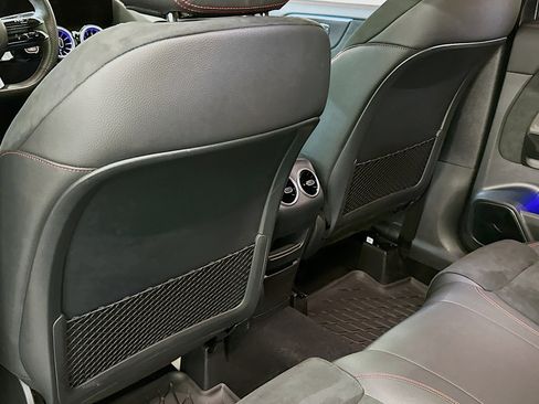 Used 2025 Mercedes-Benz GLA 250 4MATIC image 29