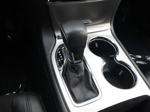 Used 2019 Jeep Grand Cherokee Altitude image 26