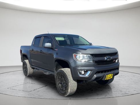 Used 2017 Chevrolet Colorado Z71 AWD/4WD image 2
