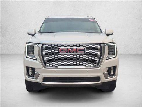 Used 2023 GMC Yukon XL Denali AWD/4WD image 2