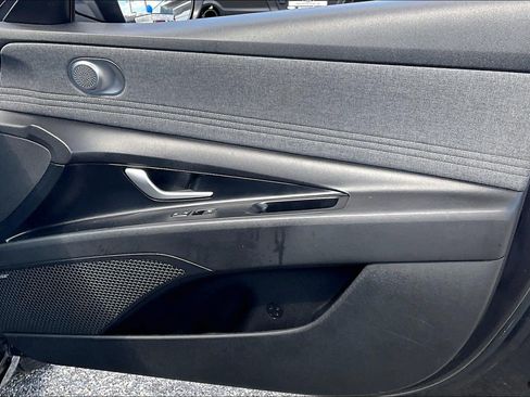 Used 2023 Hyundai Elantra Limited FWD image 23