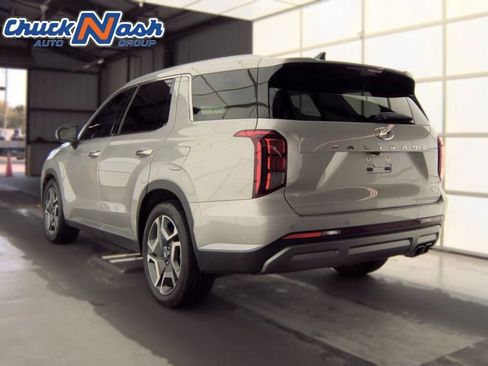 Used 2024 Hyundai Palisade SEL w/ Premium Package FWD image 9