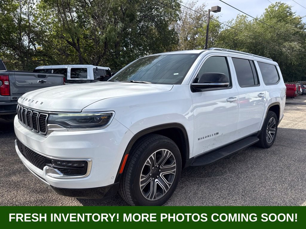 Used 2024 Jeep Wagoneer L Series II w/ Flexible Seating Group RWD image 5