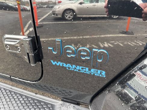 Used 2021 Jeep Wrangler Unlimited Sahara image 14