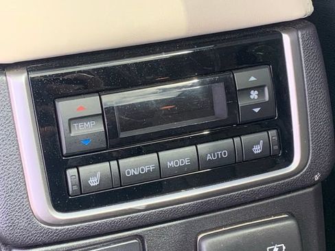 Used 2022 Subaru Ascent Limited w/ Technology Package AWD/4WD image 18