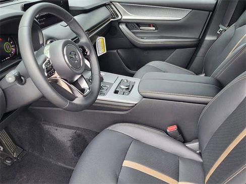 New 2025 MAZDA CX-70 Plug-In Hybrid w/ Premium Plus image 10