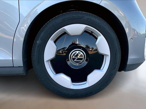 New 2025 Volkswagen ID. Buzz Pro S Plus RWD image 13