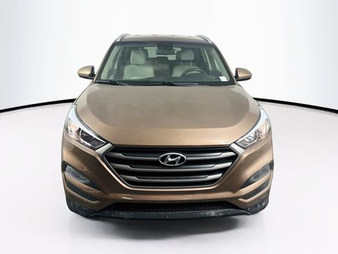 Used 2016 Hyundai Tucson SE w/ Option Group 02 FWD image 2