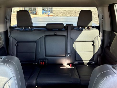 Used 2023 GMC Sierra 1500 SLT w/ SLT Convenience Package image 22