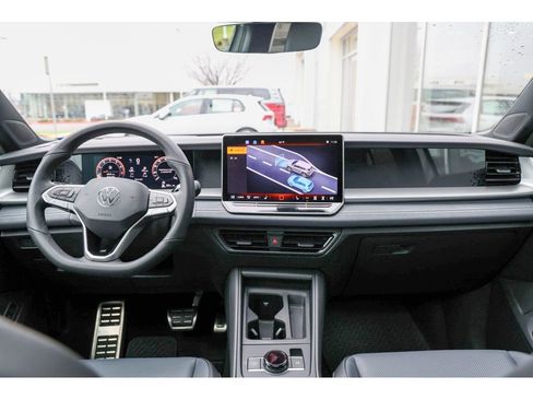 New 2026 Volkswagen Tiguan SE R-Line image 11