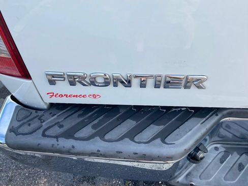 Used 2018 Nissan Frontier SV RWD image 11