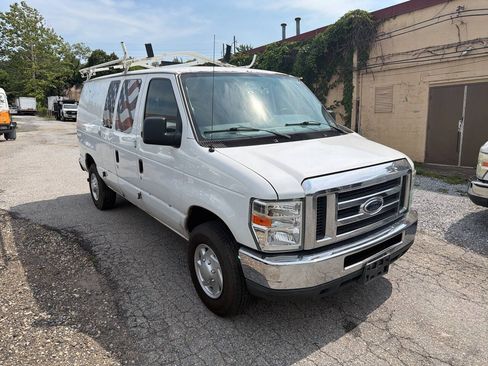 Used 2013 Ford E-250 and Econoline 250 w/ Commercial Cargo Van Pkg RWD image 19