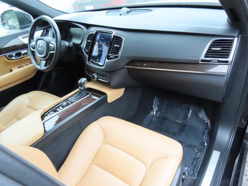 Used 2018 Volvo XC90 T6 Momentum w/ Convenience Package image 19