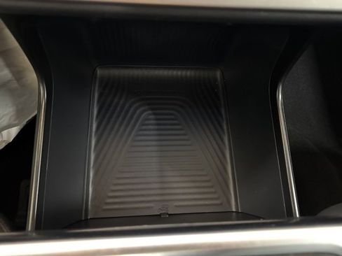 Used 2025 Ford Expedition Active image 41