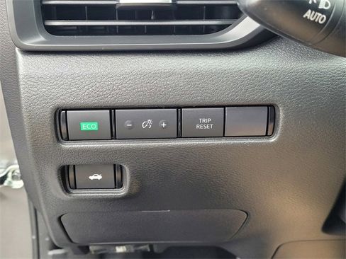 Used 2024 Nissan Sentra S image 23