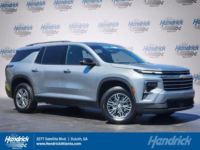 Used 2025 Chevrolet Traverse LT