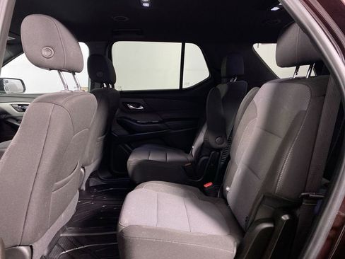 Used 2023 Chevrolet Traverse LT image 21