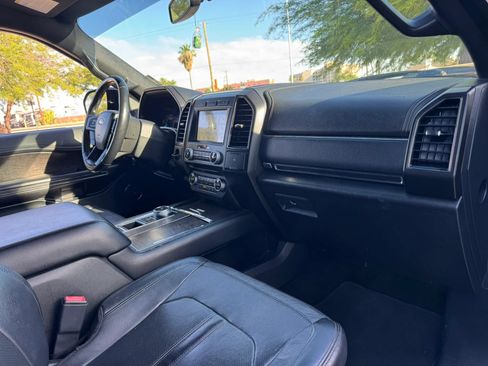 Used 2018 Ford Expedition Limited RWD image 34