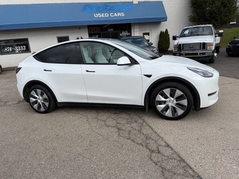 Used 2021 Tesla Model Y Long Range image 5