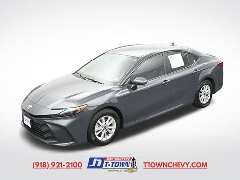 Used 2025 Toyota Camry LE FWD image 60