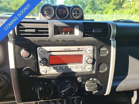 Used 2013 Toyota FJ Cruiser 4WD w/ Upgrade Pkg image 15