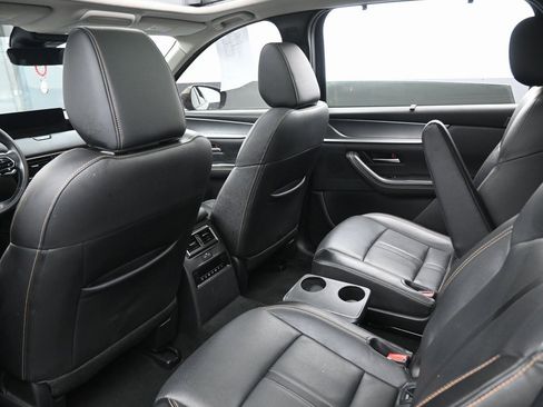 Used 2024 MAZDA CX-90 Plug-In Hybrid w/ Premium Pkg image 31