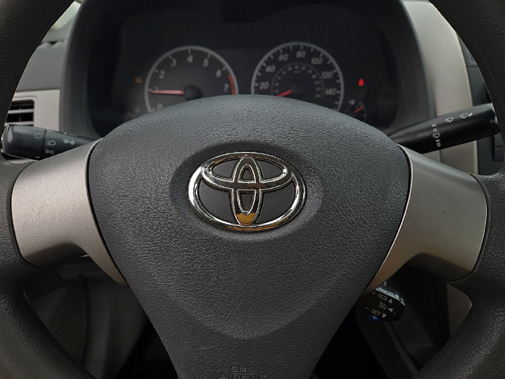 Used 2010 Toyota Corolla LE w/ All Weather Guard Pkg FWD image 19