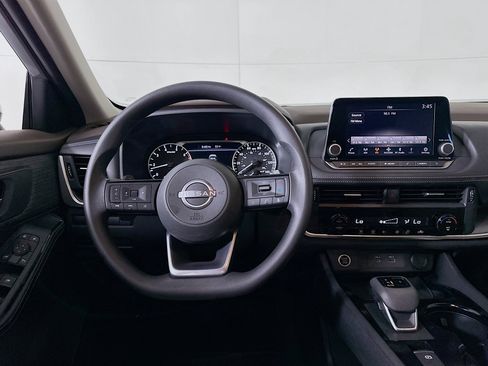 Used 2023 Nissan Rogue SV image 17