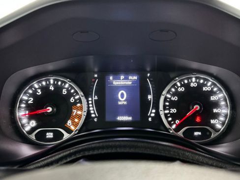 Used 2020 Jeep Renegade Altitude FWD image 13