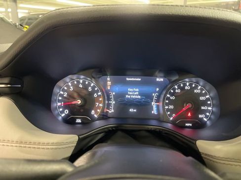 New 2025 Jeep Compass Limited image 24