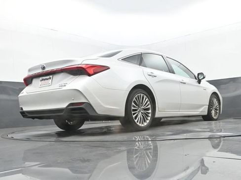 Used 2019 Toyota Avalon Limited w/ Advanced Safety Package FWD image 11
