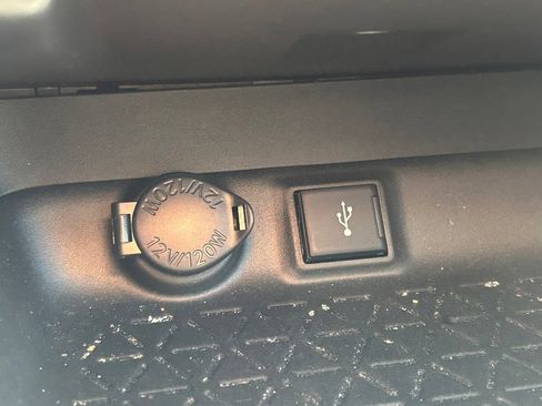 Used 2022 Toyota RAV4 LE FWD image 24