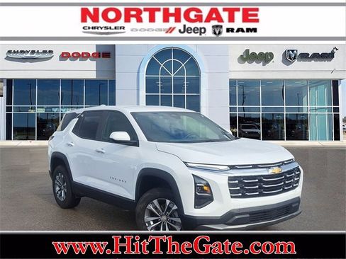 Used 2025 Chevrolet Equinox LT image 1