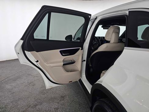 Used 2026 Mercedes-Benz GLC 300 image 15