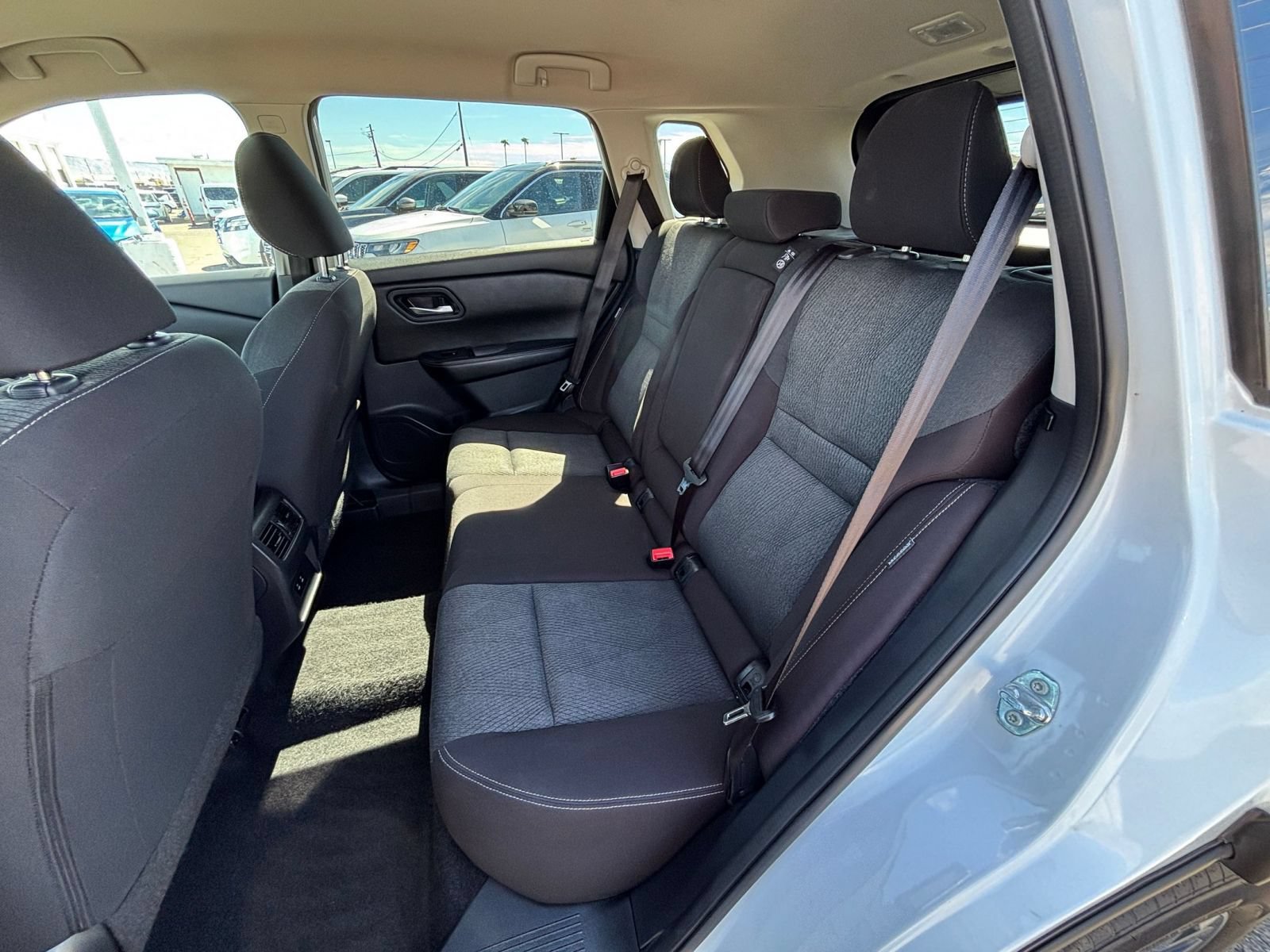 Used 2025 Nissan Rogue SV AWD/4WD image 38