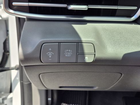 Certified 2024 Hyundai Elantra Blue FWD image 26