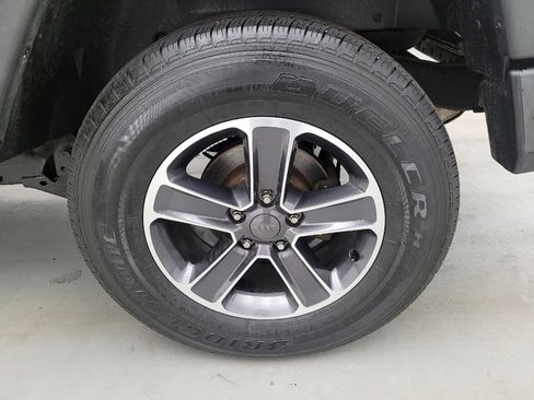 Used 2015 Jeep Wrangler Unlimited Sport AWD/4WD image 31