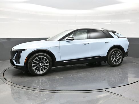 New 2026 Cadillac Lyriq Sport image 3