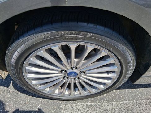 Used 2016 Ford Fusion Titanium FWD image 19