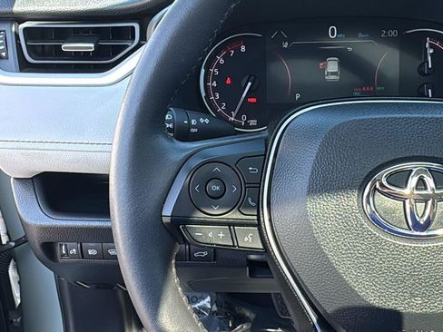 Used 2023 Toyota RAV4 XLE Premium image 16