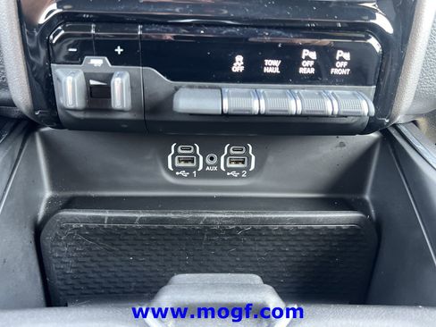 Used 2021 RAM 1500 Laramie w/ Sport Appearance Package image 11