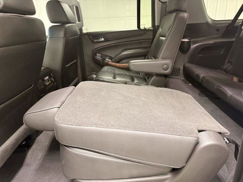 Used 2019 Chevrolet Suburban Premier AWD/4WD image 34